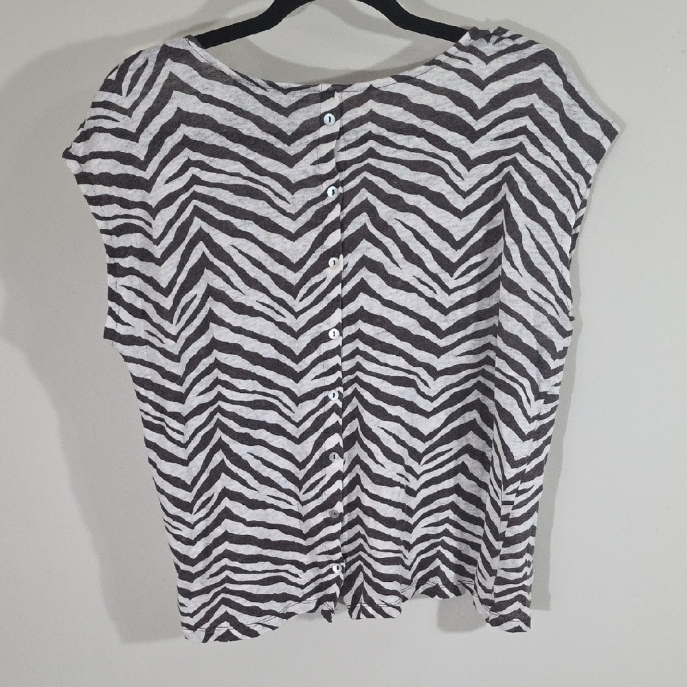 Tahari Linen Boxy Brown and White Short Sleeve Tee - Picture 3 of 6